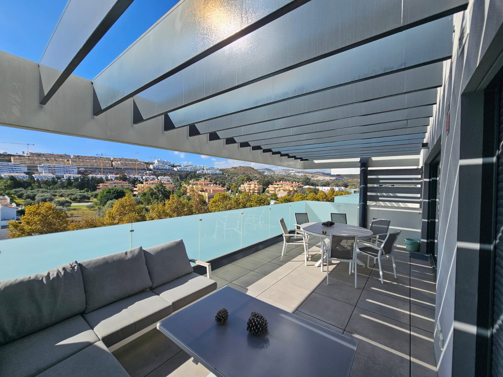 Pérgola Bioclimática en Ático